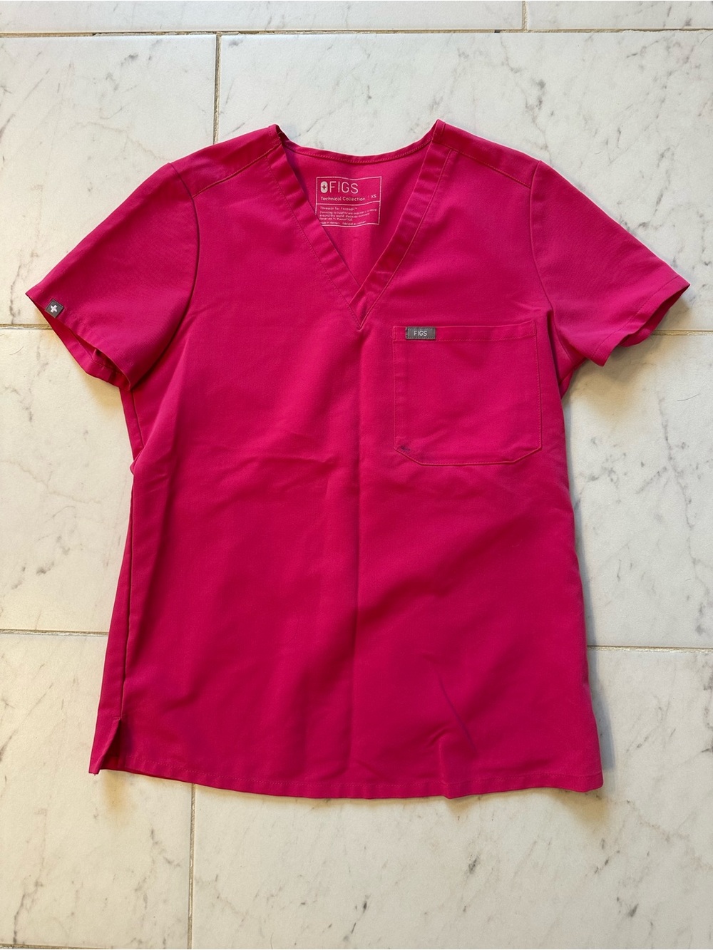 FIGS Catarina Scrub Top XS in Neon Pink